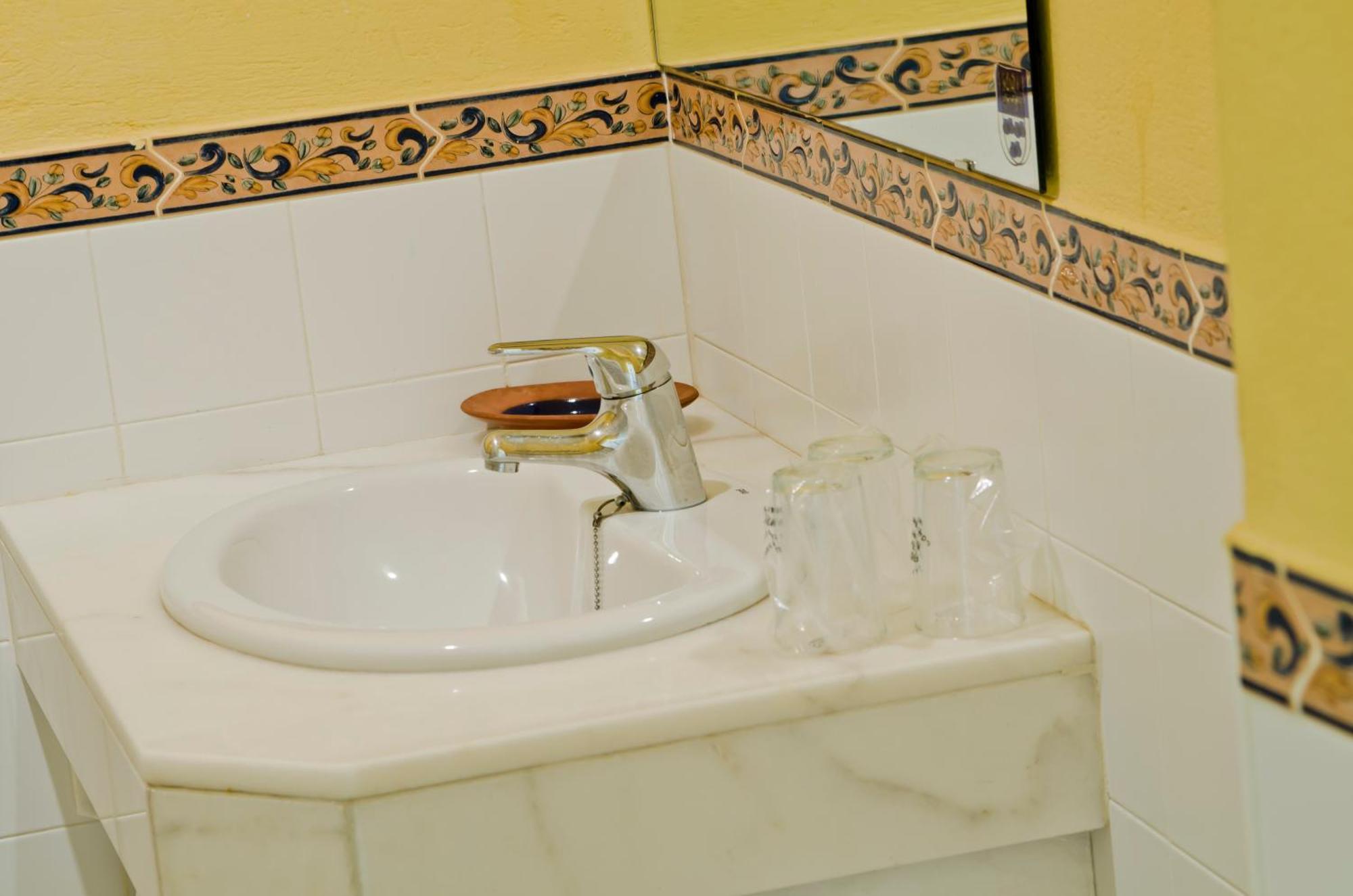 Hostal Sixto Рота Экстерьер фото