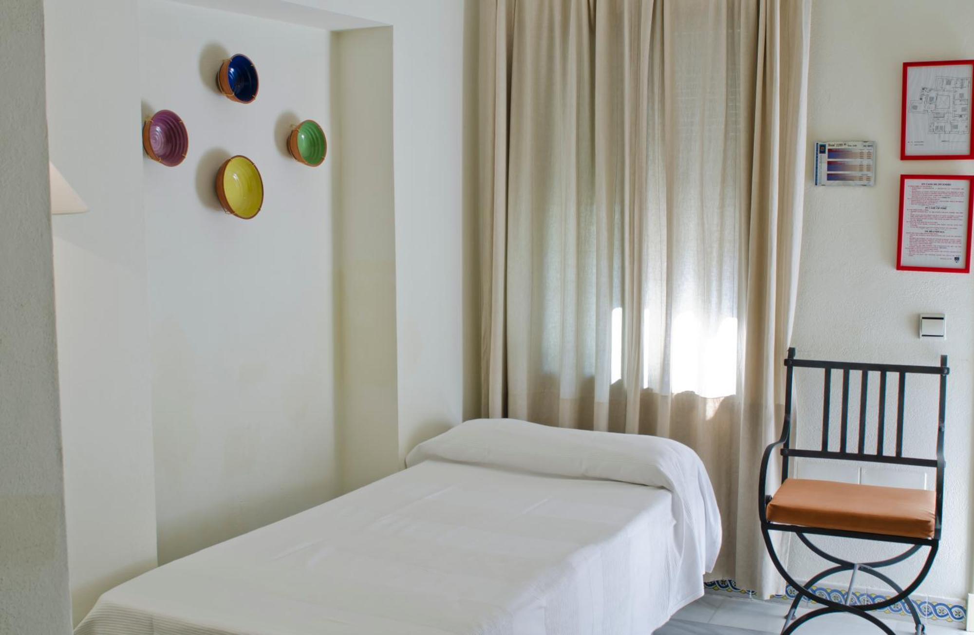 Hostal Sixto Рота Экстерьер фото