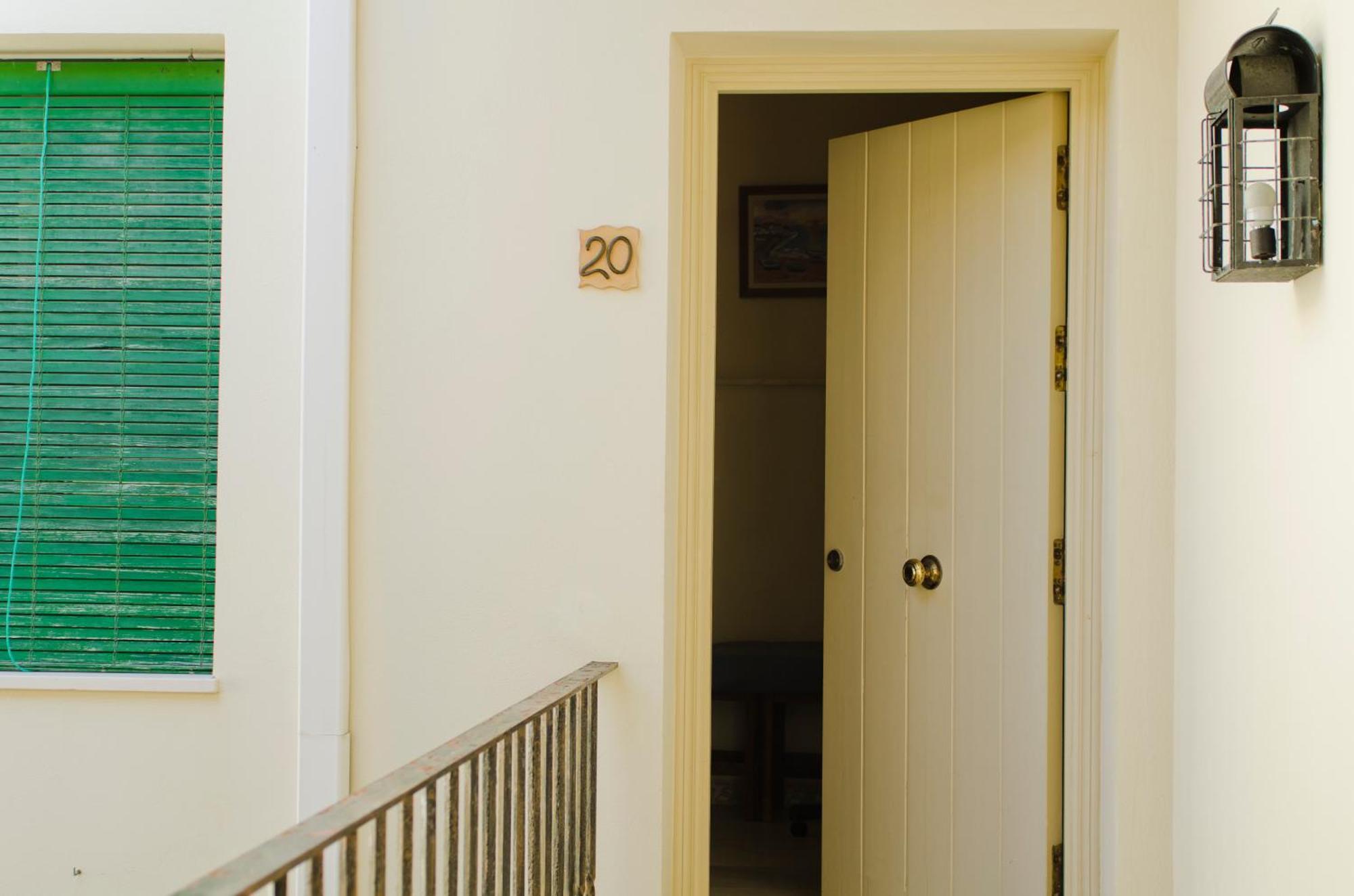Hostal Sixto Рота Экстерьер фото