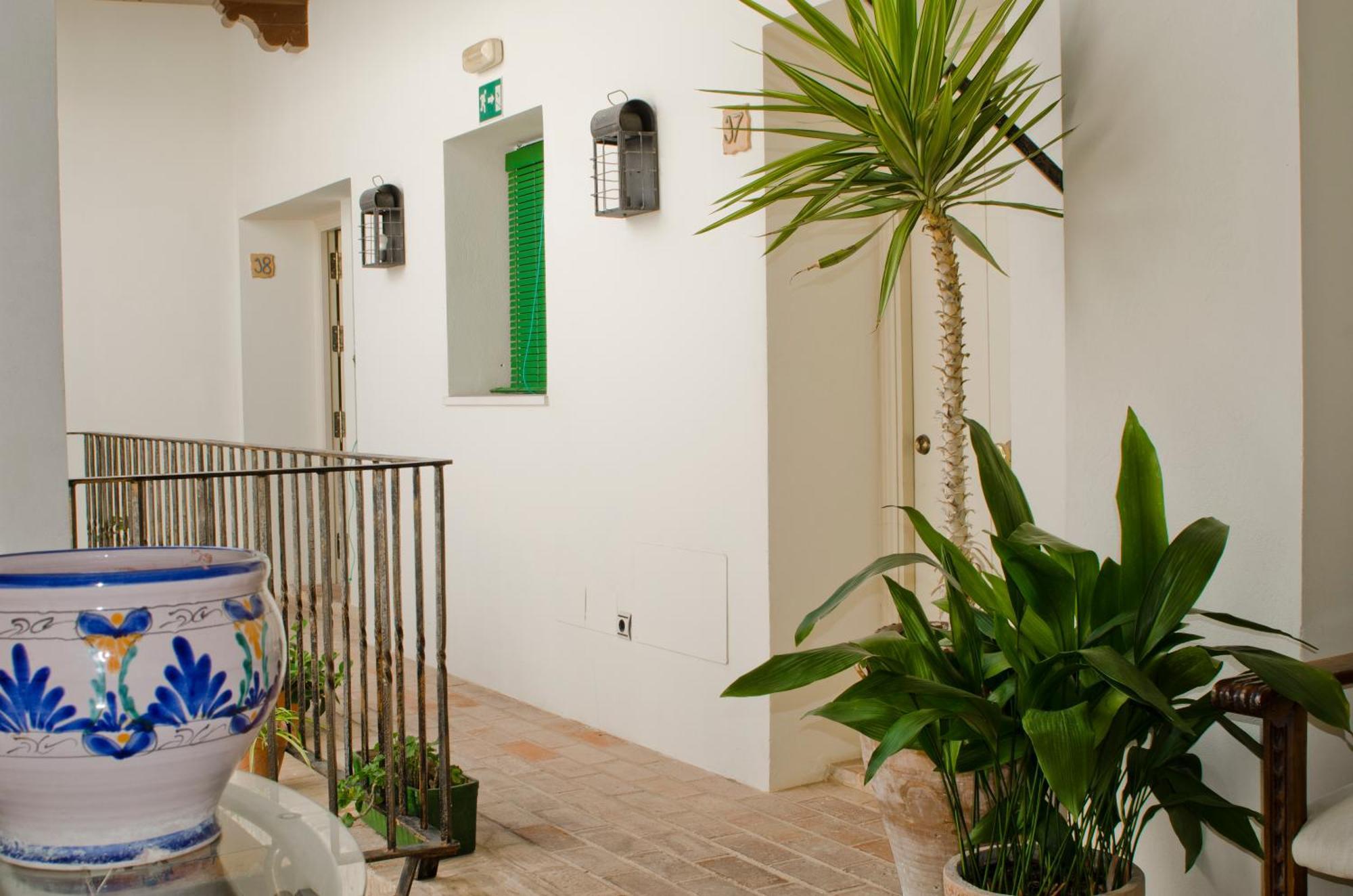Hostal Sixto Рота Экстерьер фото