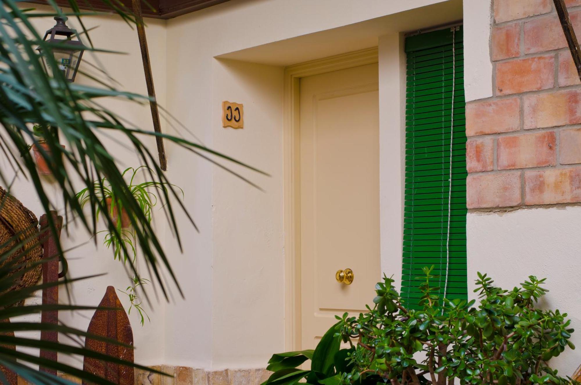 Hostal Sixto Рота Экстерьер фото